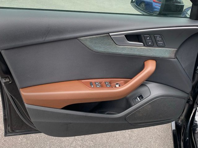 Vehicle image 10 of 35