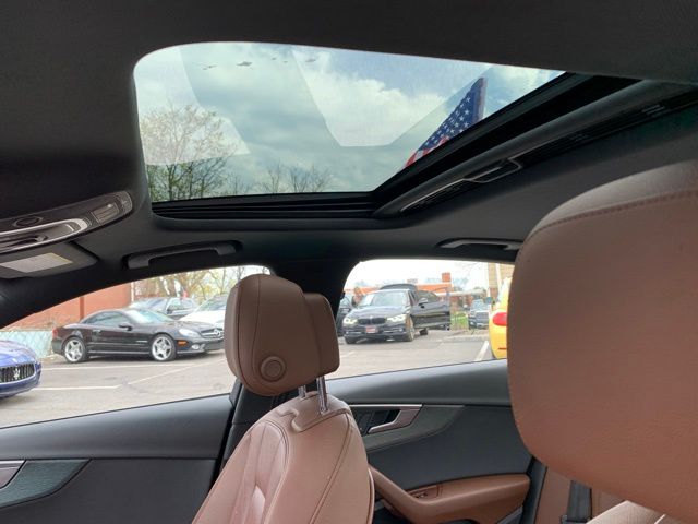 Vehicle image 18 of 35