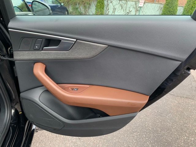 Vehicle image 16 of 35