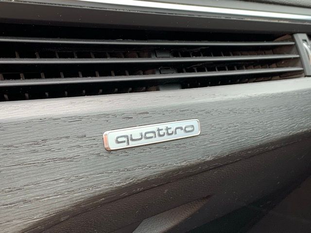 Vehicle image 32 of 35