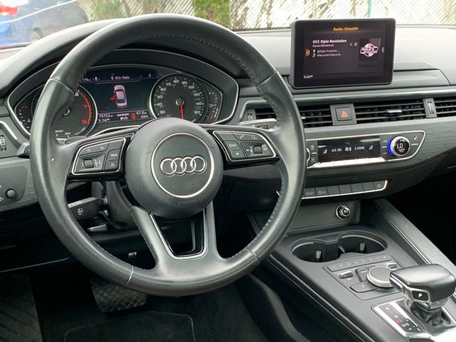 Vehicle image 20 of 35