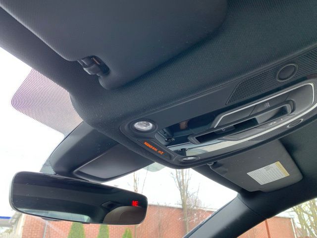 Vehicle image 29 of 35