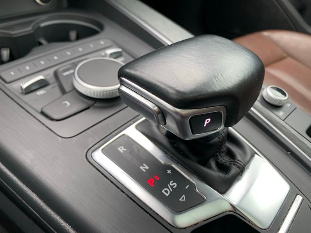 Vehicle image 28 of 35