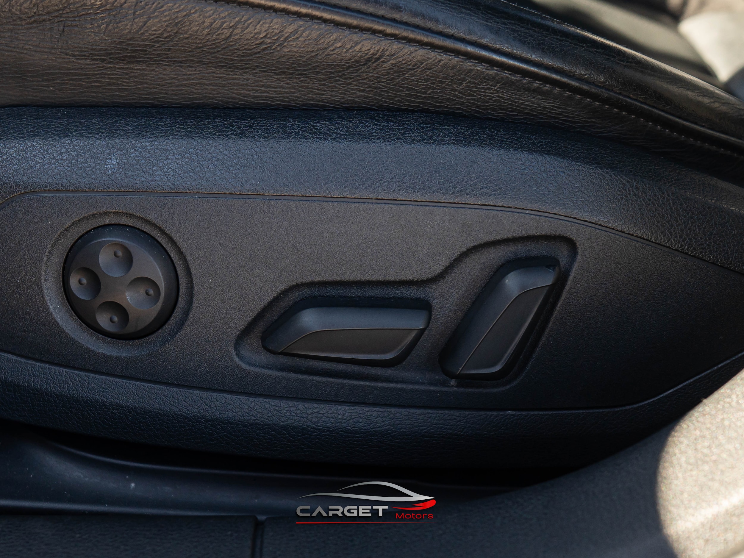 Vehicle image 34 of 47