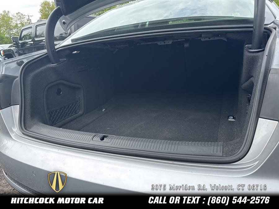Vehicle image 35 of 39