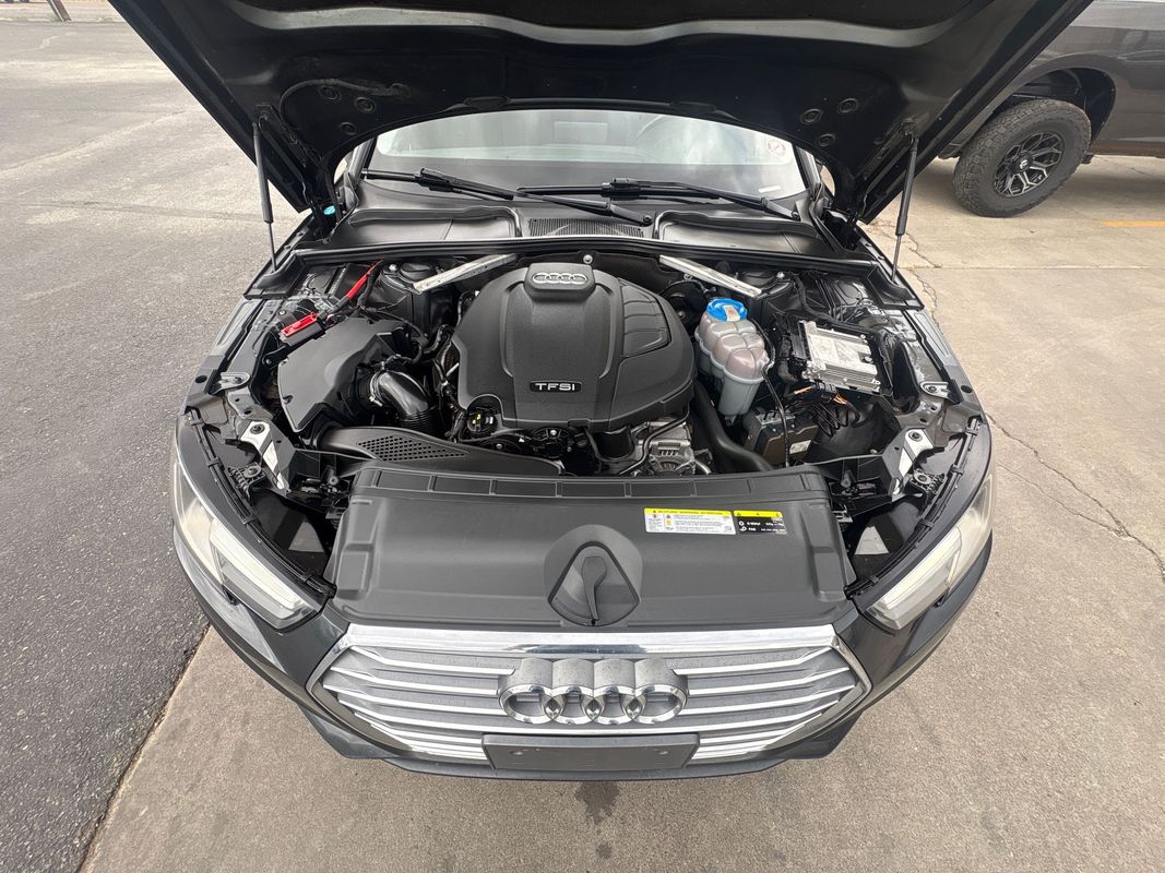 Vehicle image 8 of 18