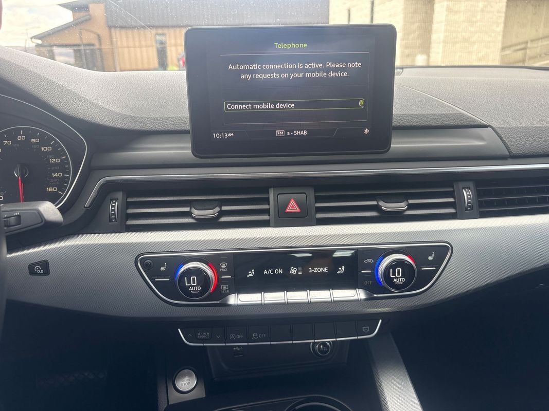 Vehicle image 15 of 18
