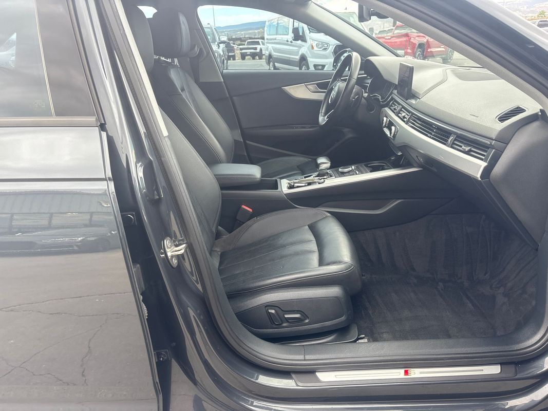 Vehicle image 11 of 18