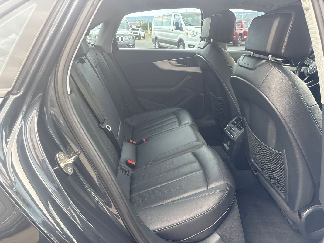 Vehicle image 10 of 18