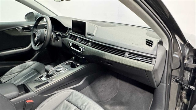 Vehicle image 15 of 34