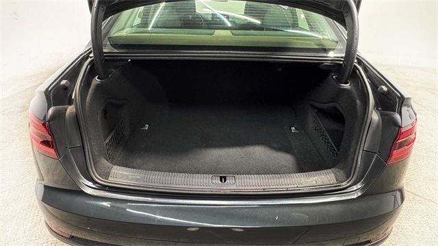 Vehicle image 10 of 34