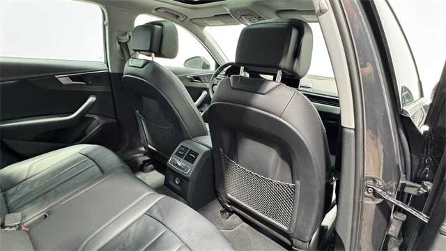 Vehicle image 11 of 34