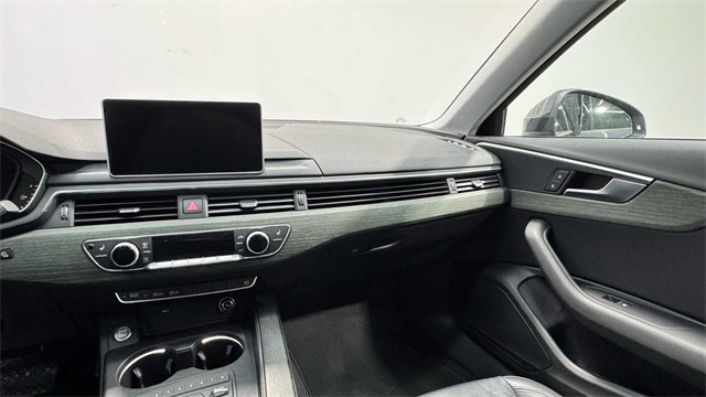 Vehicle image 18 of 34