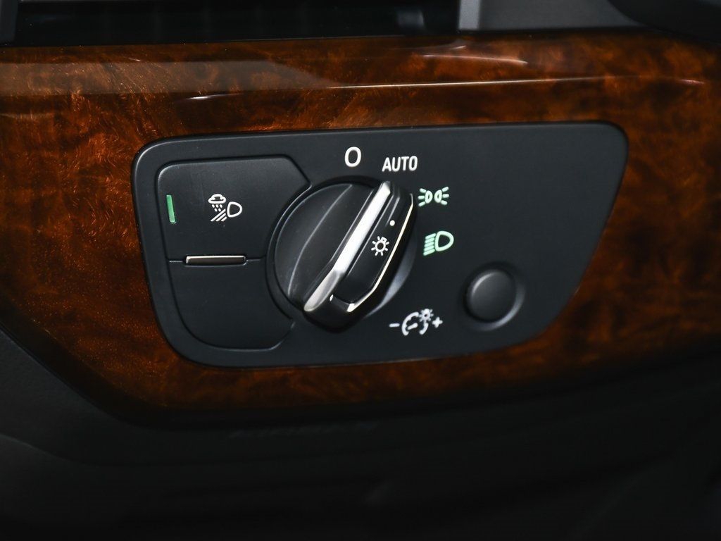 Vehicle image 19 of 78