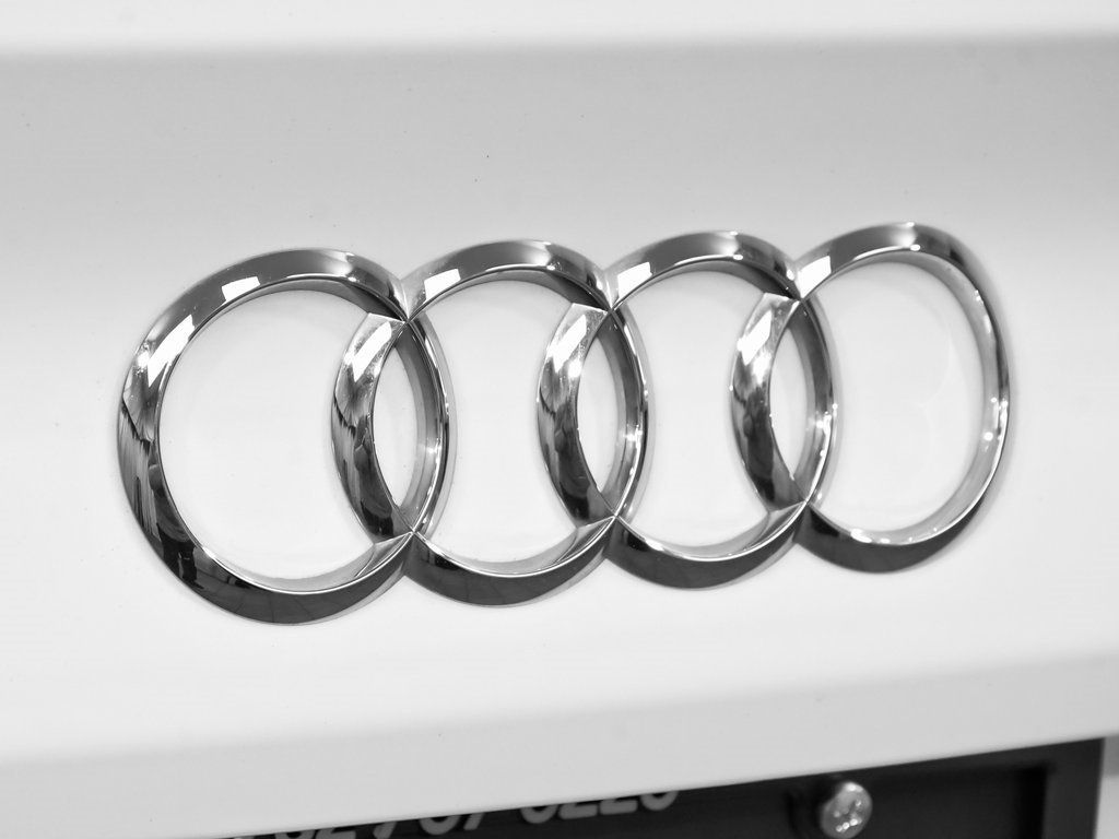 Vehicle image 76 of 78