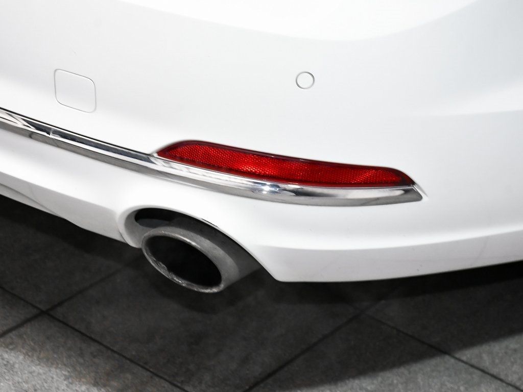 Vehicle image 71 of 78