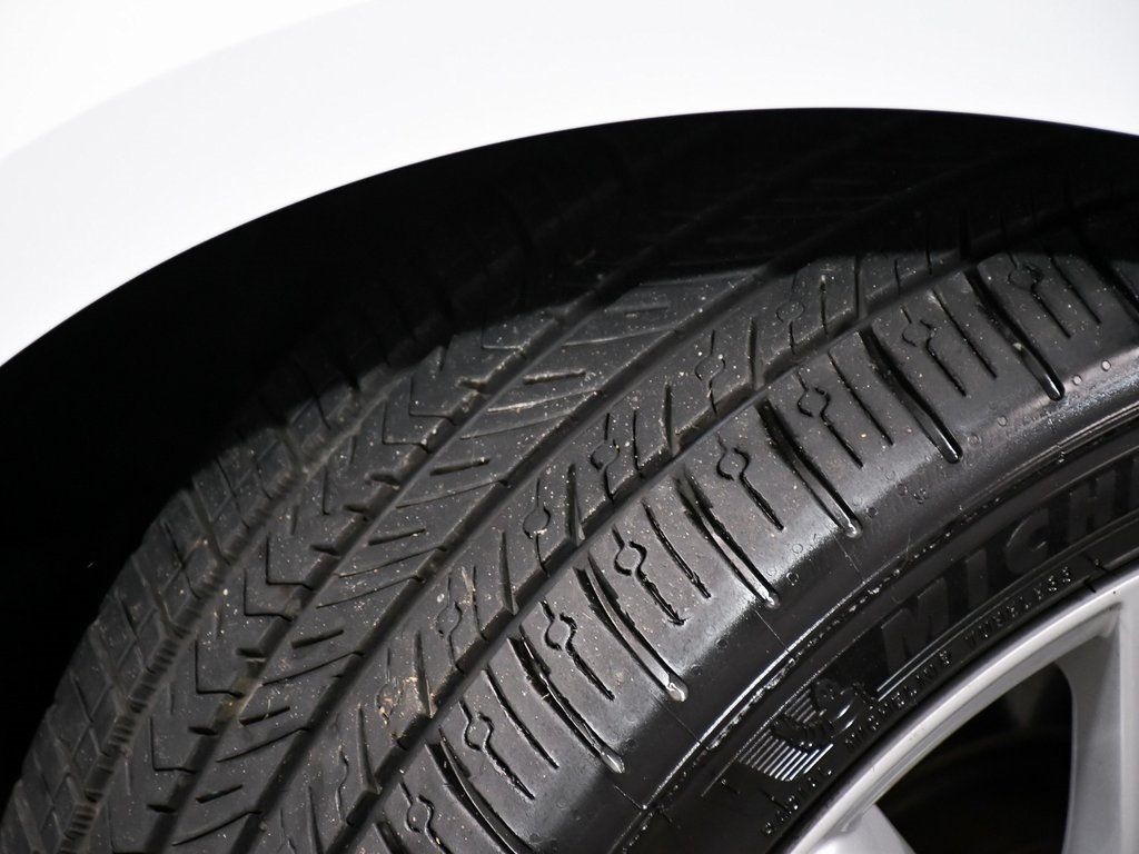 Vehicle image 74 of 78