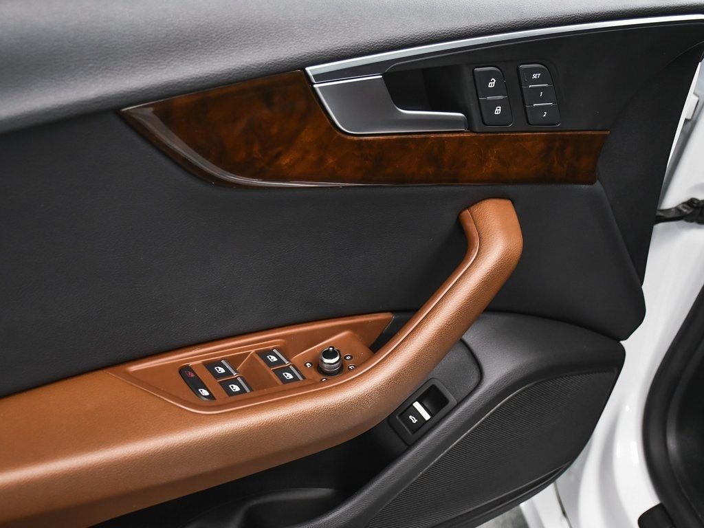Vehicle image 11 of 78