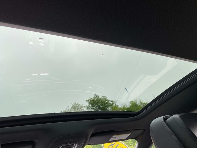 Vehicle image 11 of 43