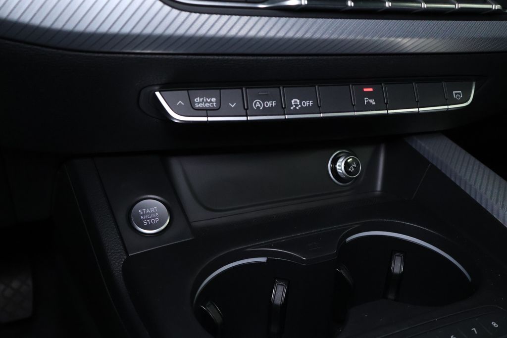 Vehicle image 24 of 41