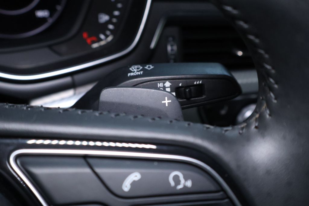 Vehicle image 34 of 41