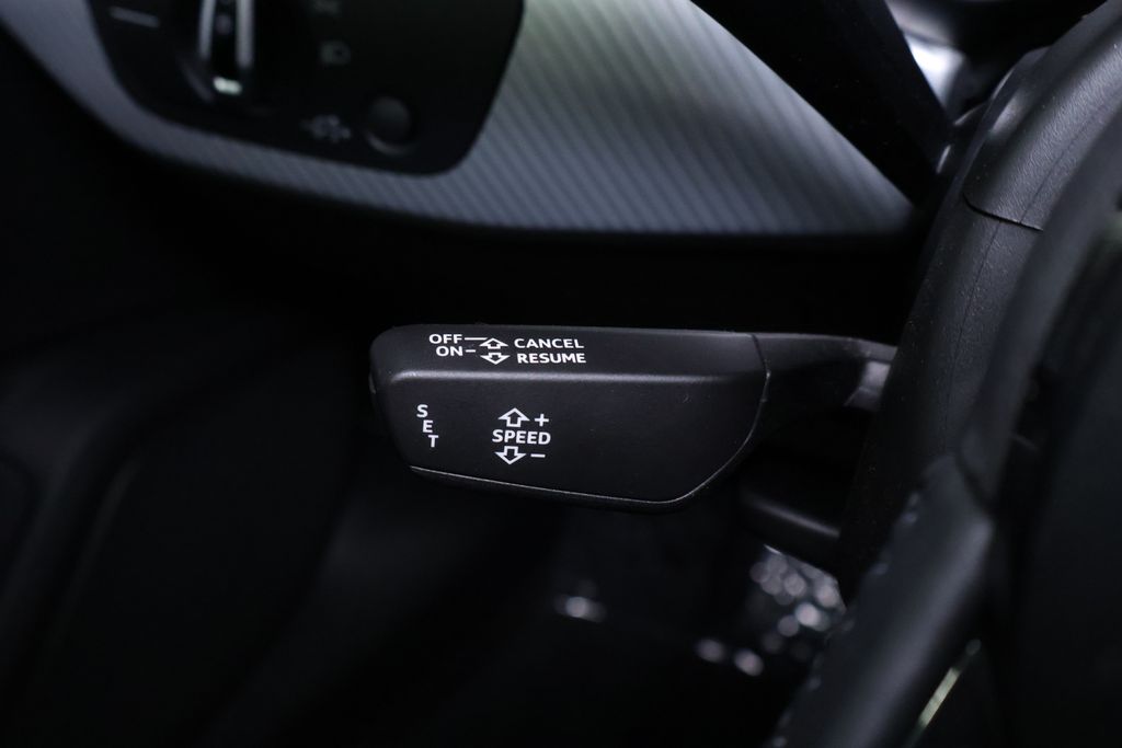 Vehicle image 25 of 41