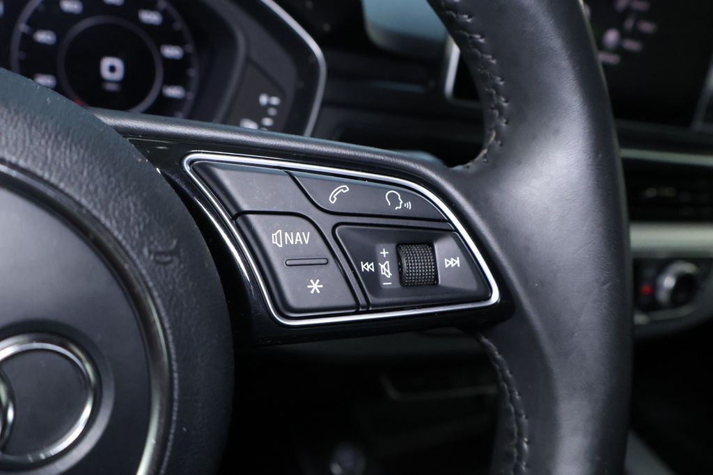 Vehicle image 40 of 41