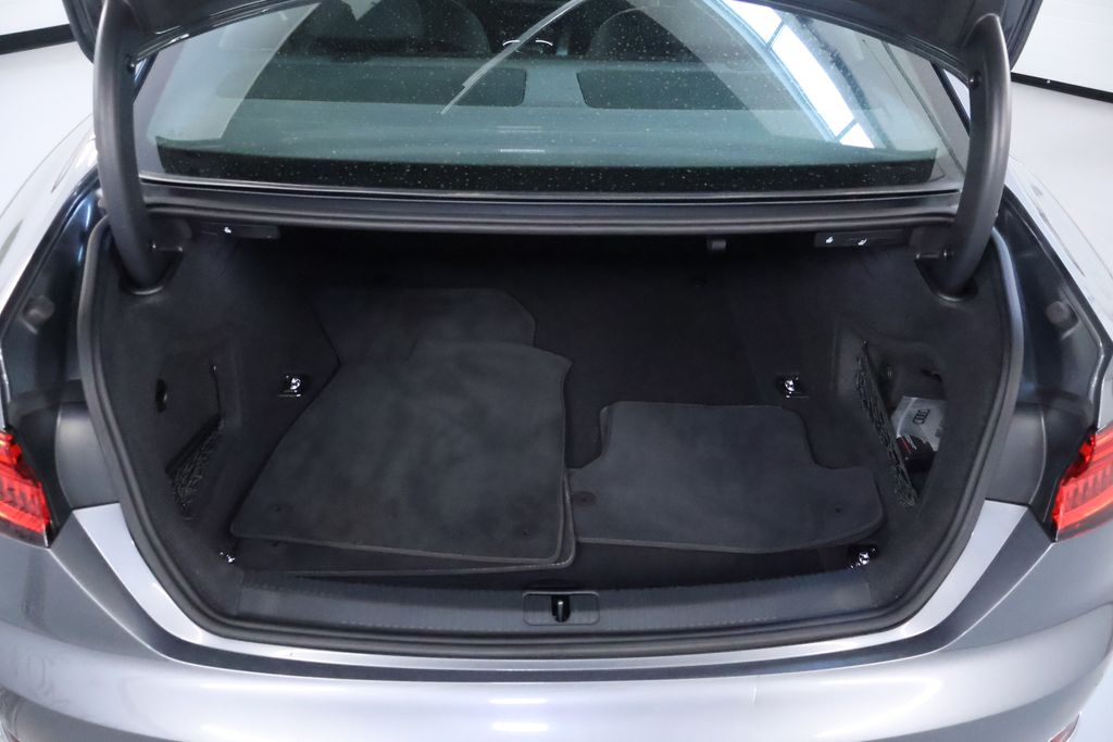 Vehicle image 10 of 41