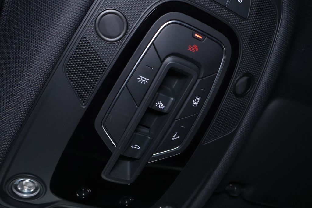 Vehicle image 27 of 41
