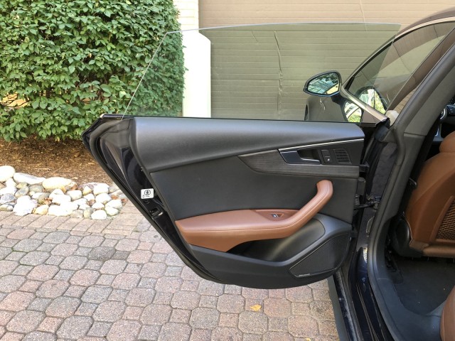 Vehicle image 21 of 57