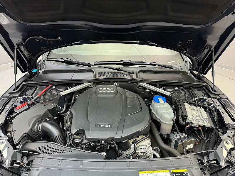 Vehicle image 10 of 44
