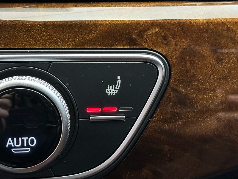 Vehicle image 40 of 44