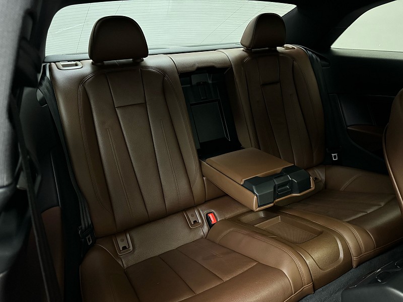 Vehicle image 17 of 44