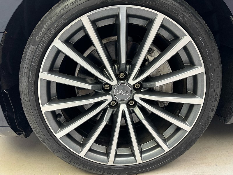 Vehicle image 9 of 44