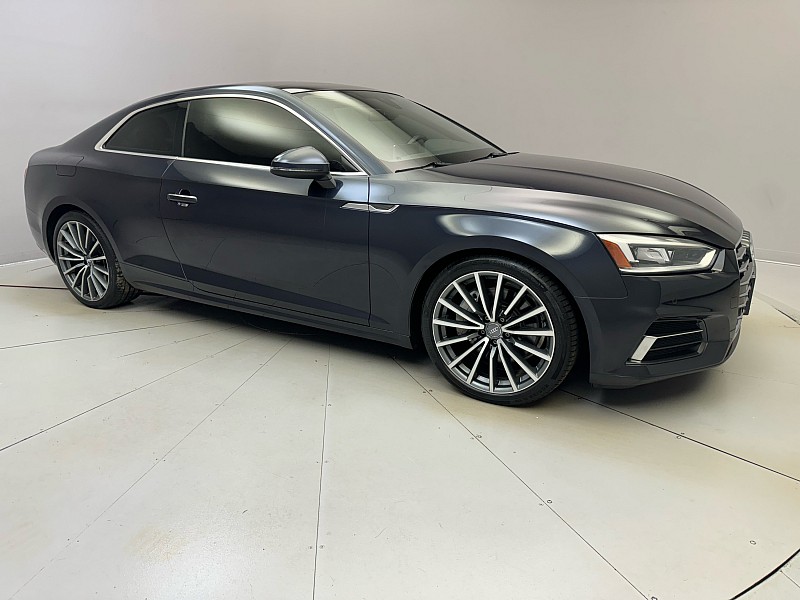 Vehicle image 4 of 44