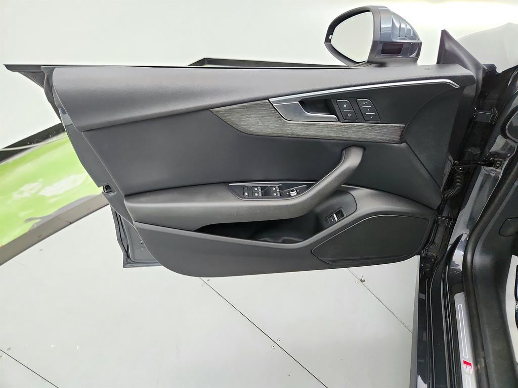 Vehicle image 36 of 46