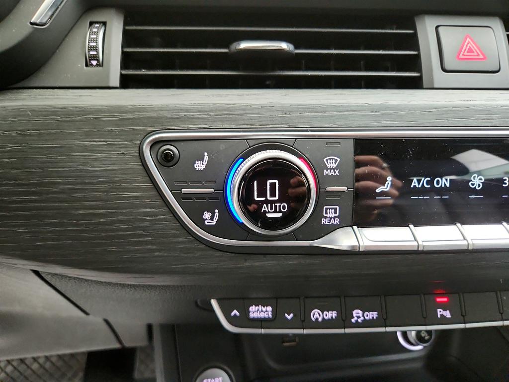 Vehicle image 33 of 46
