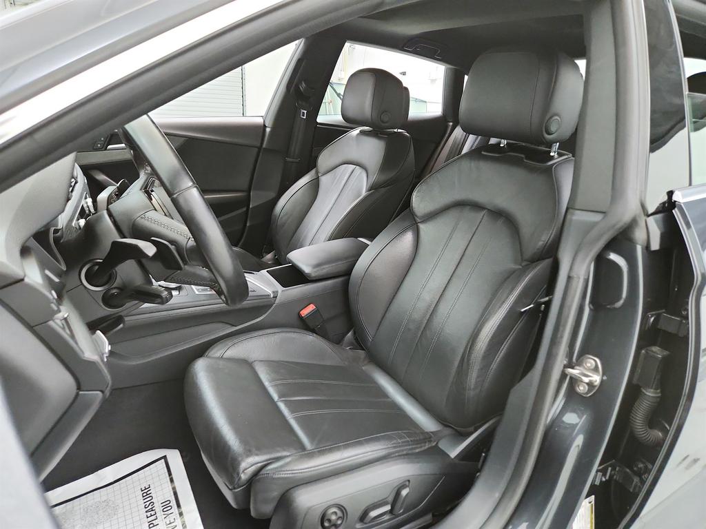 Vehicle image 21 of 46