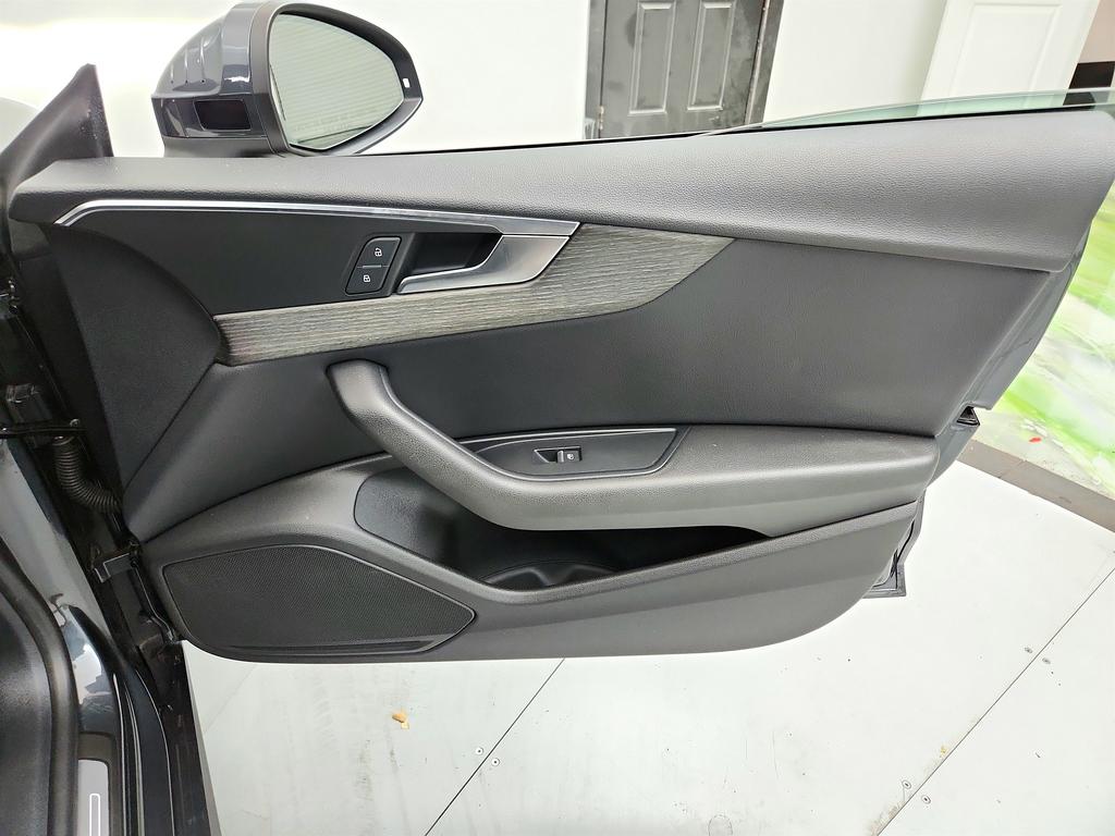 Vehicle image 40 of 46