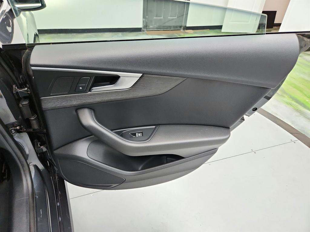 Vehicle image 34 of 46