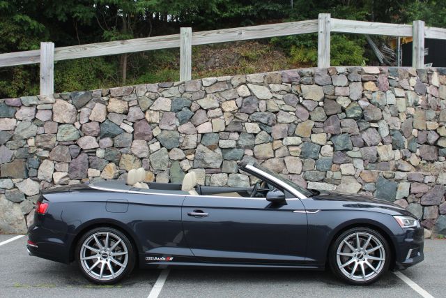 Vehicle image 6 of 44