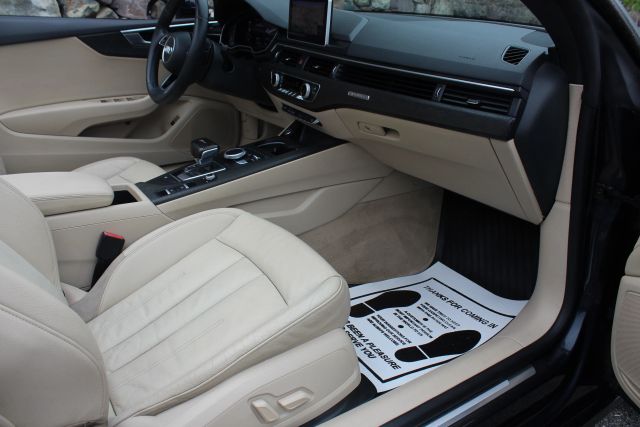 Vehicle image 41 of 44