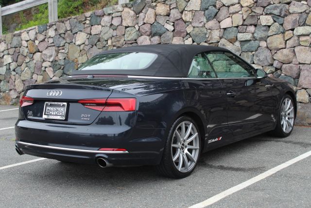 Vehicle image 7 of 44