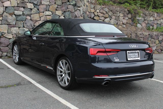 Vehicle image 9 of 44