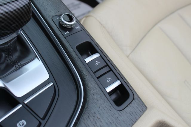 Vehicle image 29 of 44