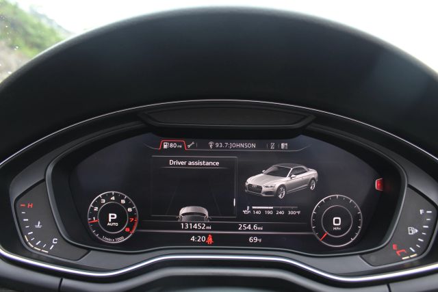 Vehicle image 17 of 44