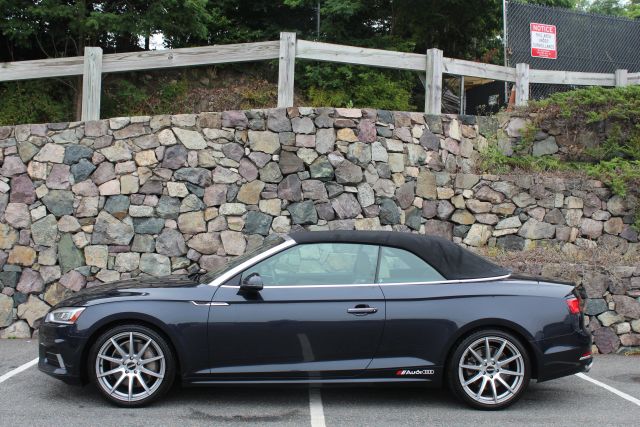 Vehicle image 10 of 44