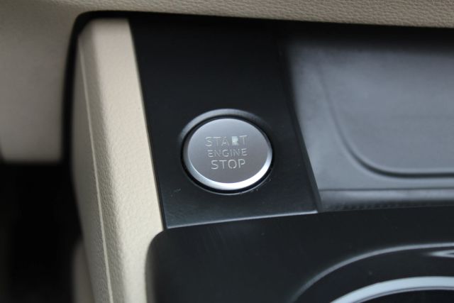 Vehicle image 25 of 44