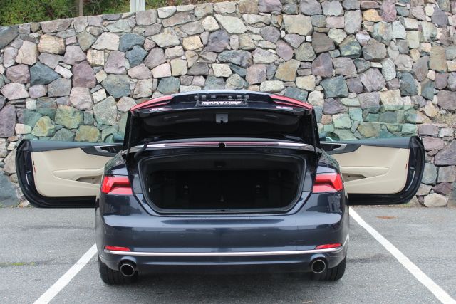 Vehicle image 13 of 44