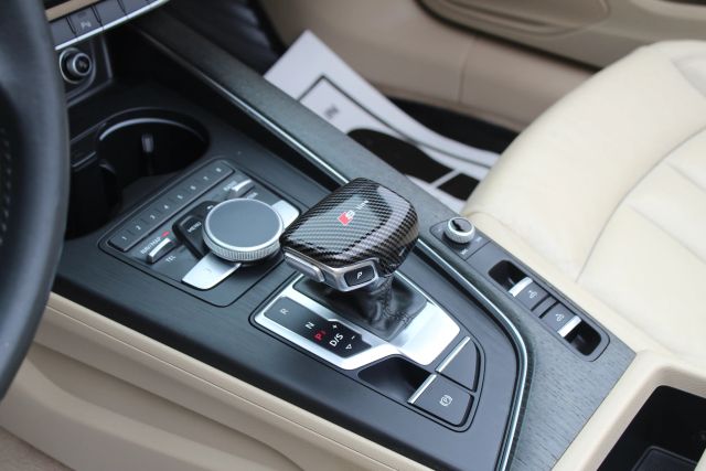 Vehicle image 22 of 44